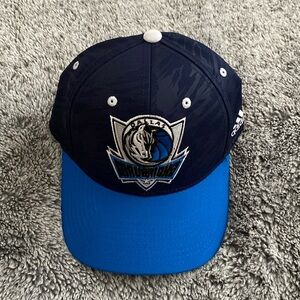 Men’s NBA Dallas Mavericks Adidas Hat, Climate
